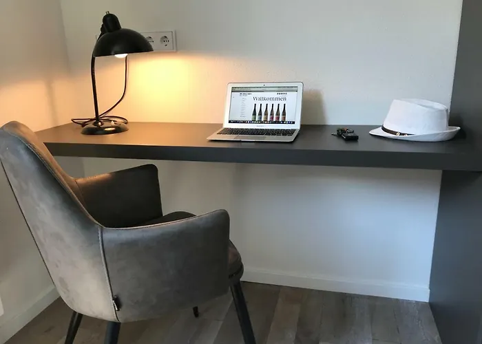 Sybille Kuntz Weingut Gaestehaus リーザー